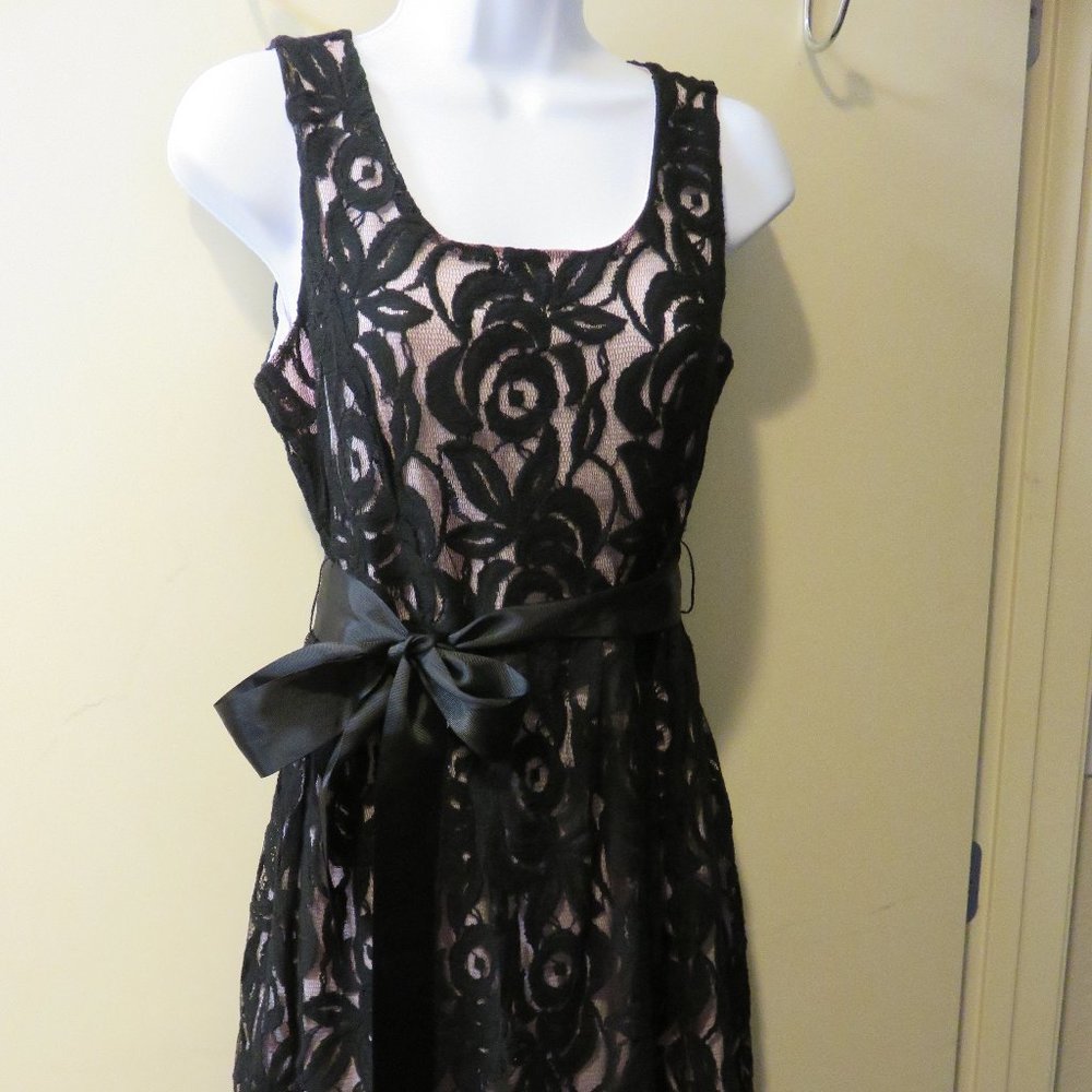 CHARLOTTE RUSSE black lace over pink DRESS ** Sz M